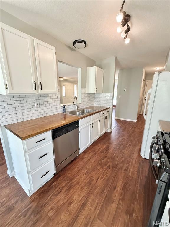 HUNTERS CROSSING - Residential Lease