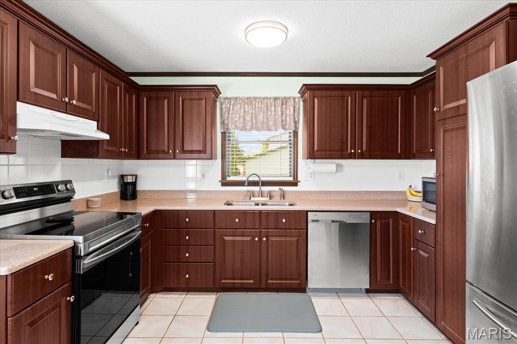 FOX GLENN LOT/SEC-8 AS IN BK 3072-2188 - Residential