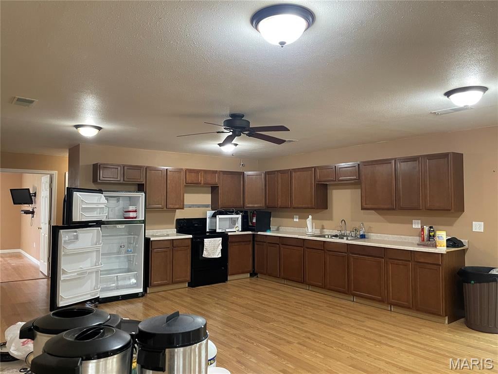 n/a - Commercial Sale
