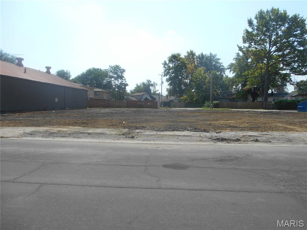 Residential/ commercial lot with lots of possibilities, Water, sewer, electric, and gas available. Incredible price of 15k