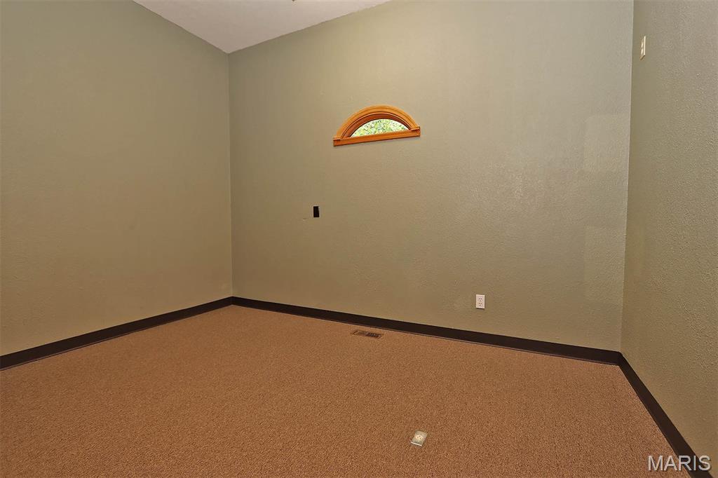 Town/East Federal Sub - Commercial Sale