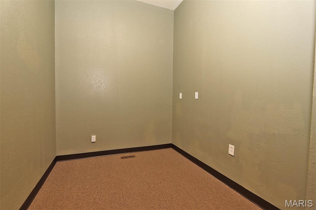 Town/East Federal Sub - Commercial Sale