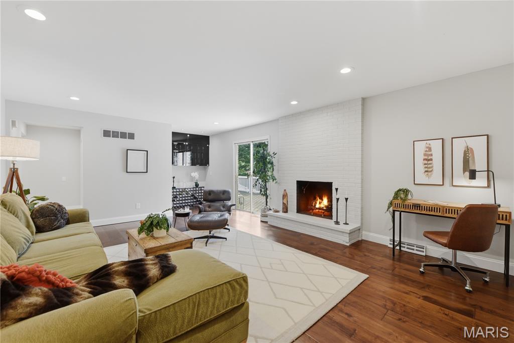 Creve Coeur Place Add - Residential