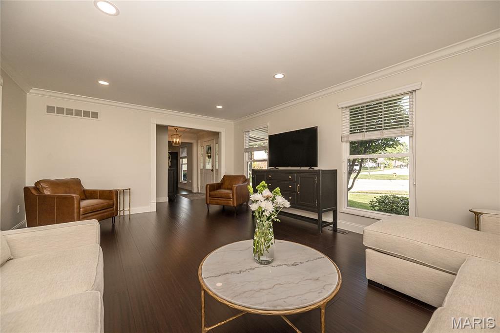 Royal Ridge - Residential