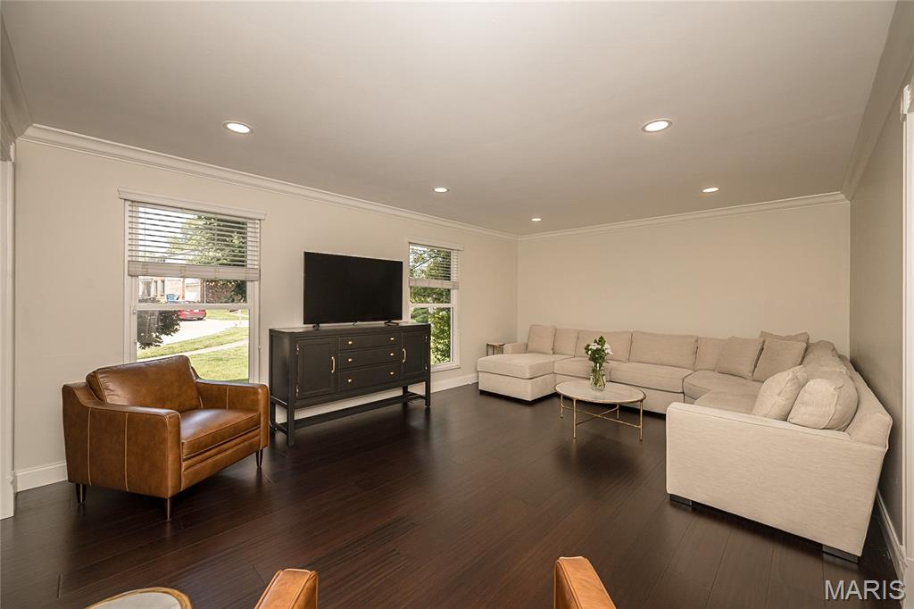 Royal Ridge - Residential