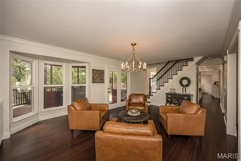 Royal Ridge - Residential