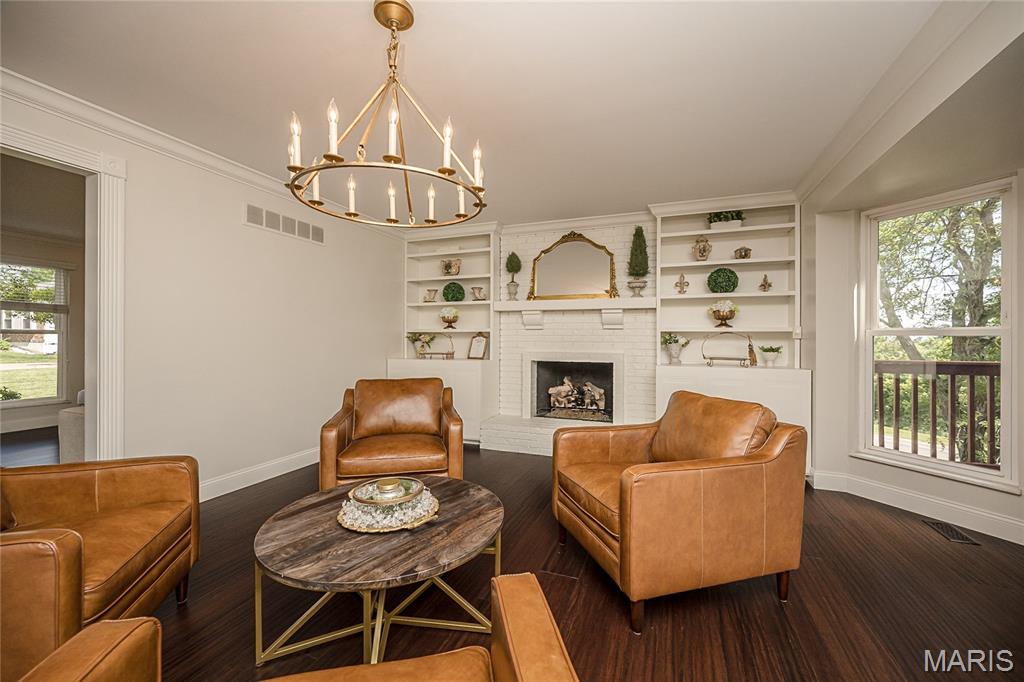 Royal Ridge - Residential
