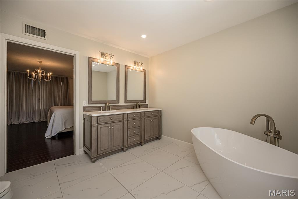 Royal Ridge - Residential