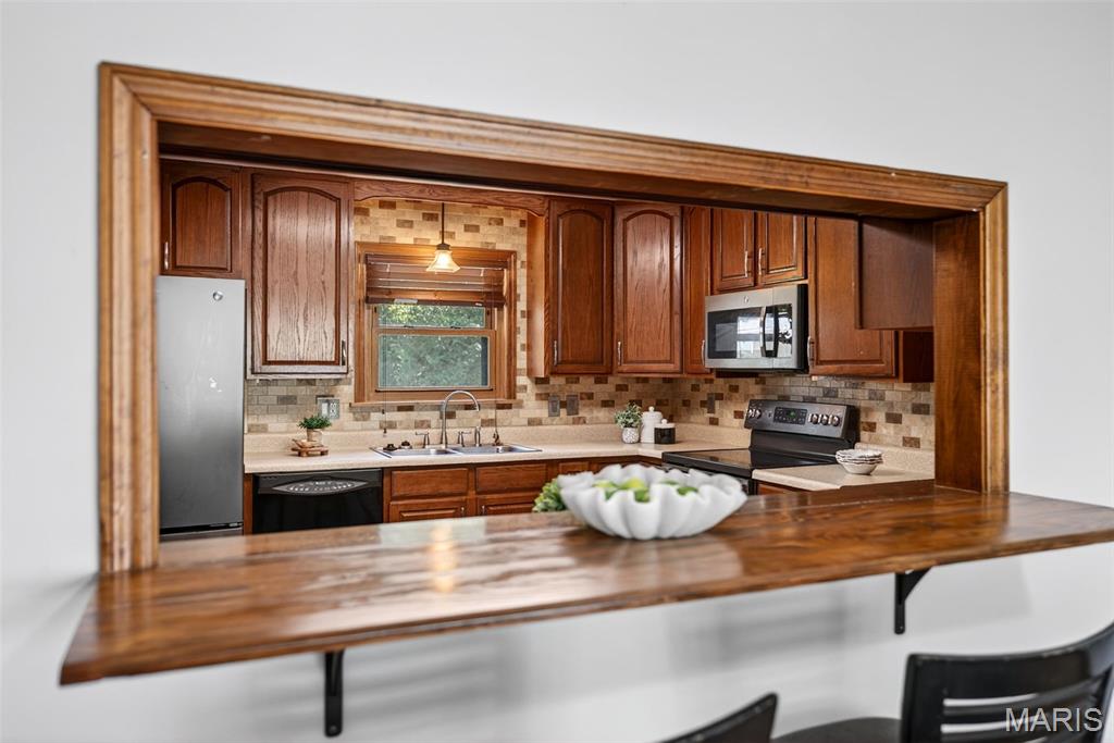 Colonial Manor 2 - Residential