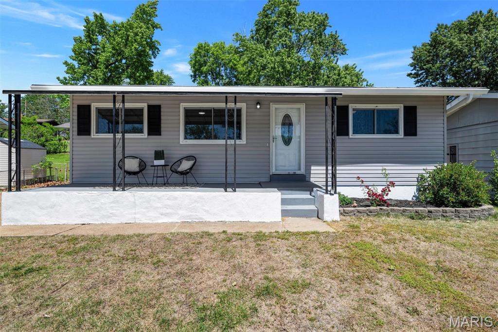 Mehlville/Oakville area: RENOVATED 3-bedroom home in the sought after Mehlville School District delivers move in ready living with all the right updates. KITCHEN gleams with BRAND NEW QUARTZ COUNTERTOPS, fresh backsplash and STAINLESS STEEL APPLIANCES. TWO UPDATED BATHROOMS, one on the main level and one on the lower level, both finished with modern style. NEW VINYL SIDING wraps the exterior for years of low maintenance living. Fresh paint and NEW LIGHTING throughout give every room a clean modern feel. Main floor features TWO COMFORTABLE BEDROOMS and a full bath, while the FINISHED LOWER LEVEL expands your footprint with a spacious family room, third bedroom, a second 1/2 bath and BRAND NEW CARPET throughout. Truly move in ready and waiting for its next owner!