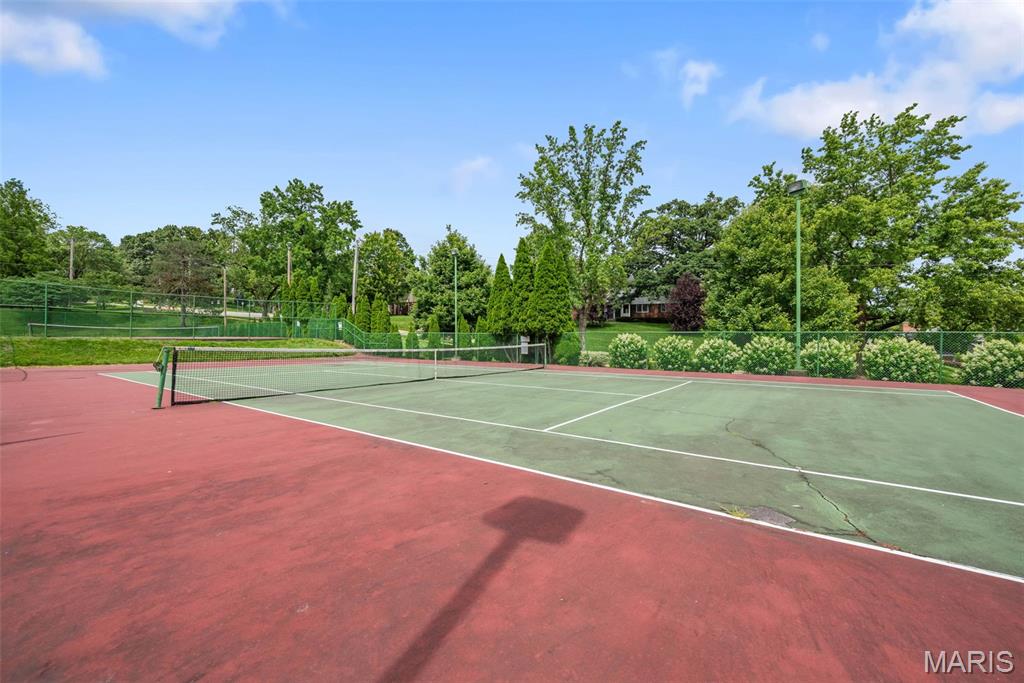 Brentwood Forest Condo Ph Eight - Residential