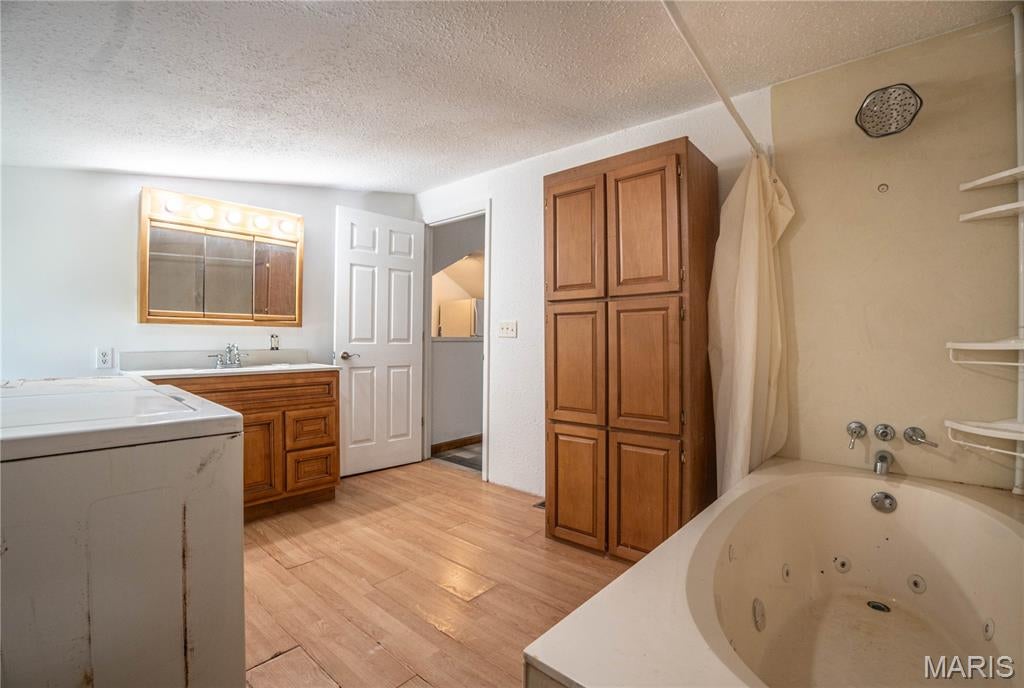 Middle Carlyle - Residential