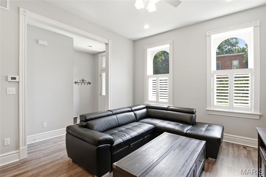 Allen Ave Townhouse Sub Un 272 - Residential
