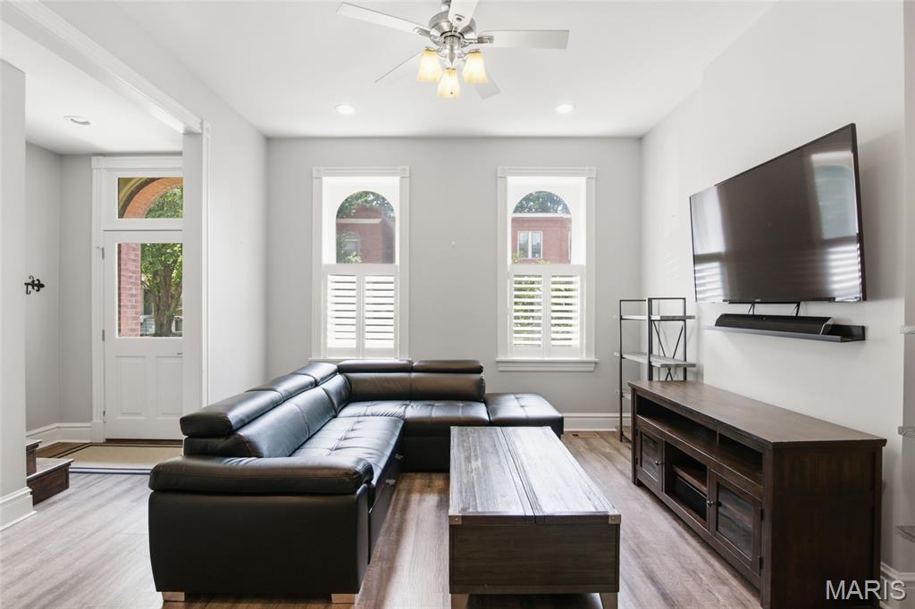 Allen Ave Townhouse Sub Un 272 - Residential
