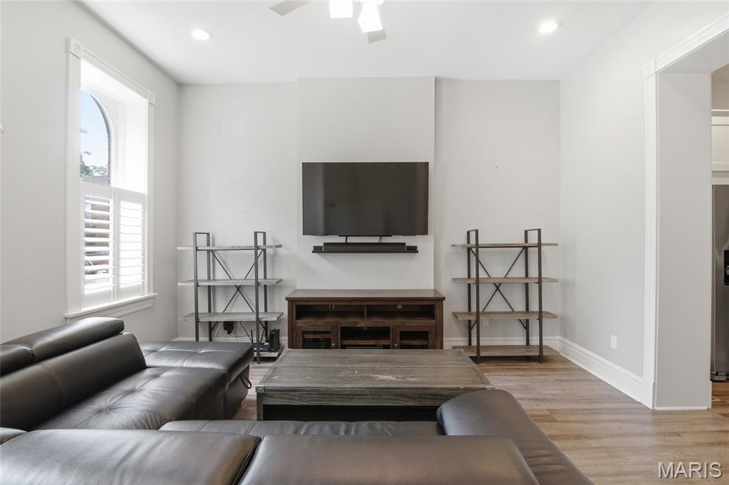Allen Ave Townhouse Sub Un 272 - Residential