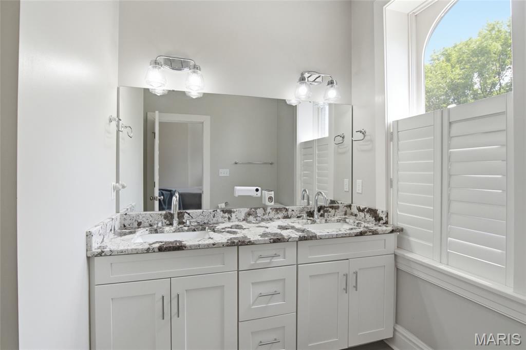 Allen Ave Townhouse Sub Un 272 - Residential