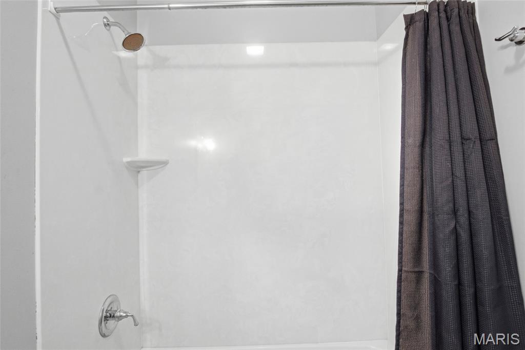 Allen Ave Townhouse Sub Un 272 - Residential