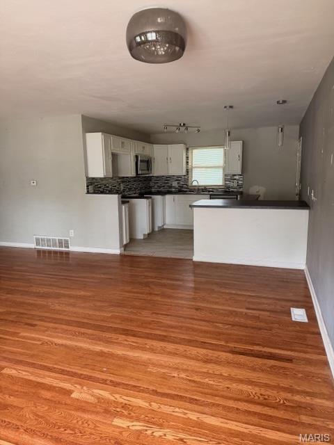 Hathaway Manor 13 - Residential
