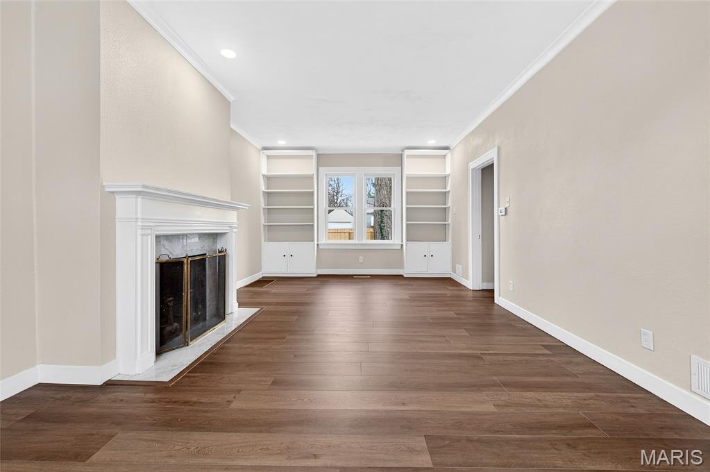 Mc Kinzie Place - Residential