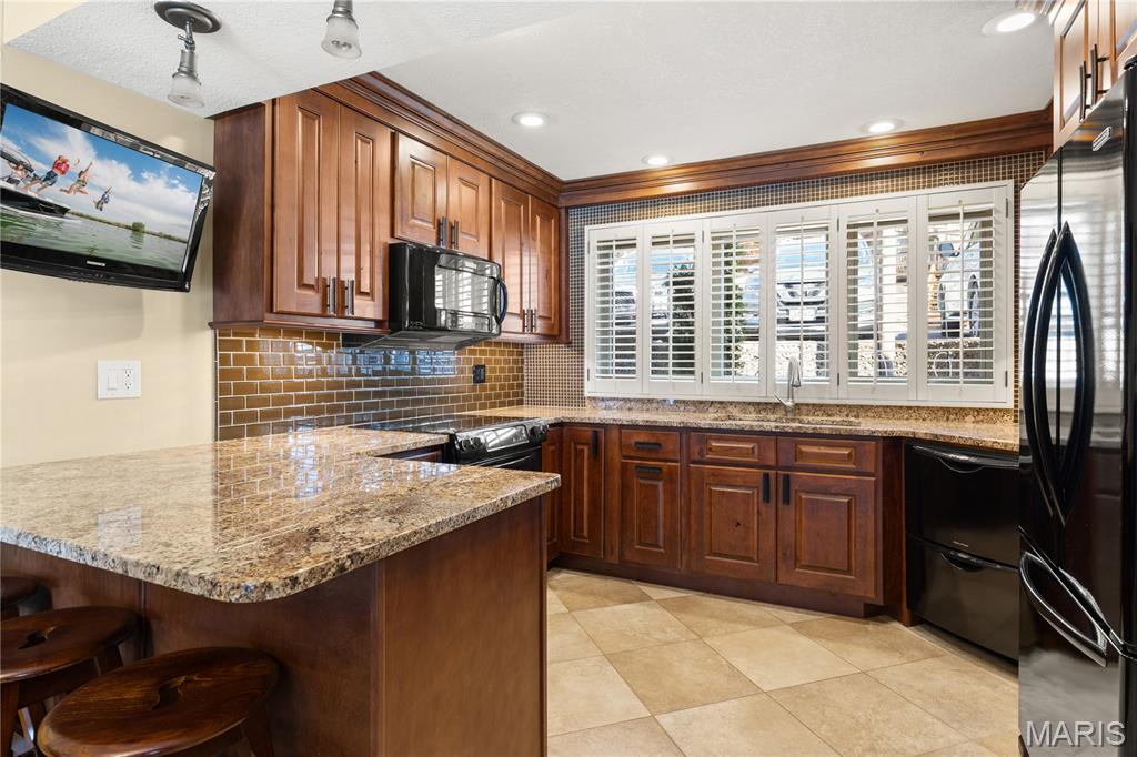 Lake Pointe Condo - Residential