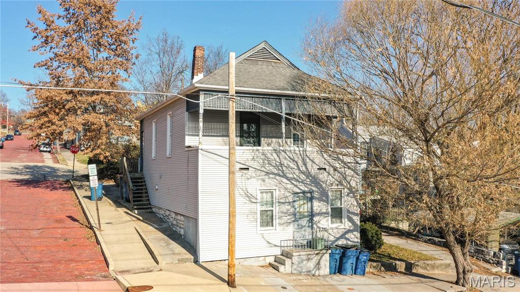 Investment opportunity duplex located in the heart of Christian Hill within walking distance of downtown Alton. Detached 1-car garage. Small courtyard in back, bordered on two sides with original stone walls. Roof and siding have been replaced. Newer water heaters, furnaces, 100 amp breaker boxes, and PexA plumbing. Two separate electric meters, one water meter. The upper unit features 1 bedrooom, 1 bathroom, washer/dryer hookups, front and back balconies, some hardwood flooring, fresh paint, and a year round river view. The main floor features 2 bedrooms, 1 bath, and washer/dryer hookups. Duplex is fully electric. March 2026 - Seller had sewer line cleaned and was provided with a good bill of health report.