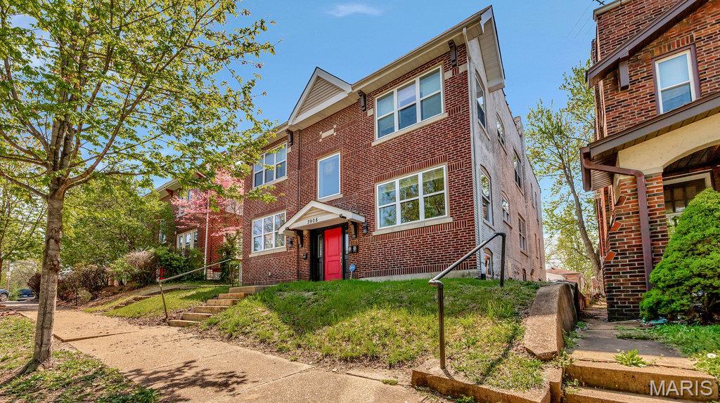 Russell Place Add - Residential Lease