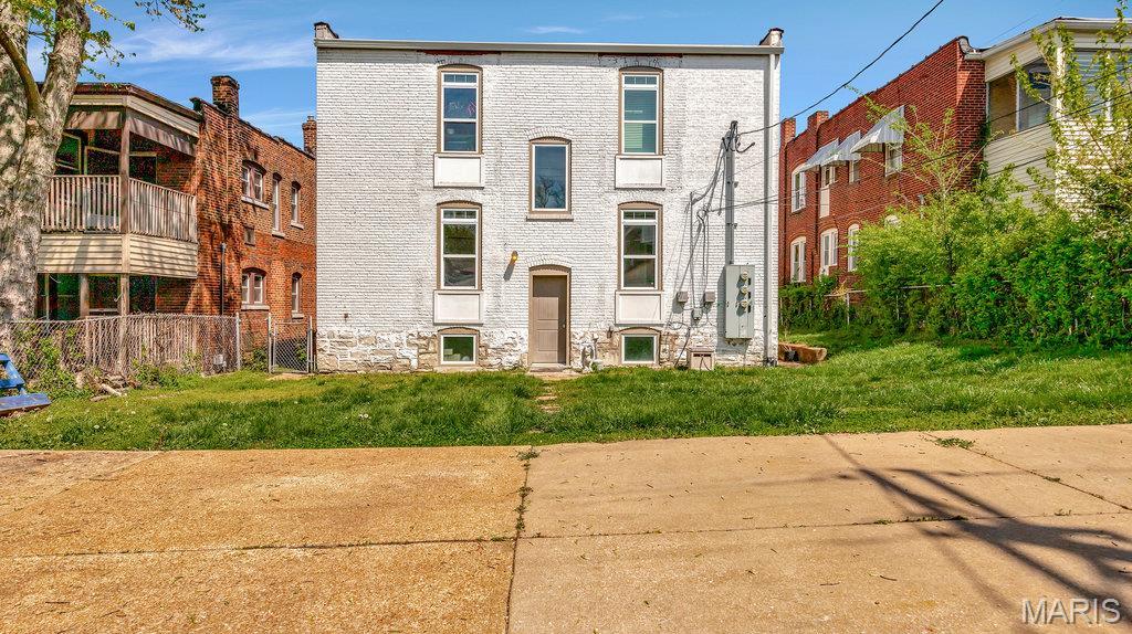 Russell Place Add - Residential Lease