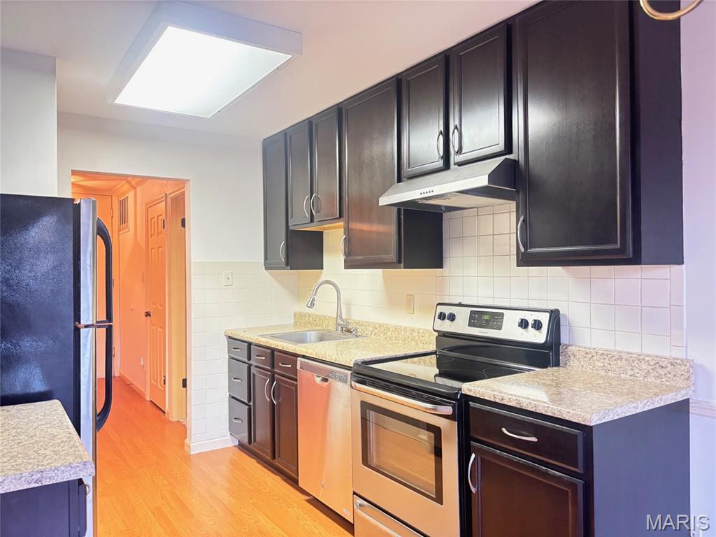 Carriage House Manor Condo Ph - Residential