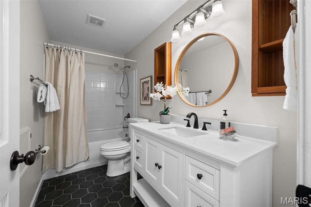 Meadow Pkwy - Residential
