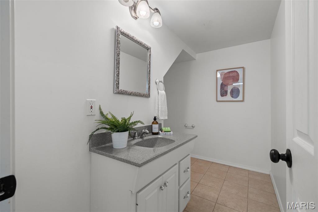 Meadow Pkwy - Residential