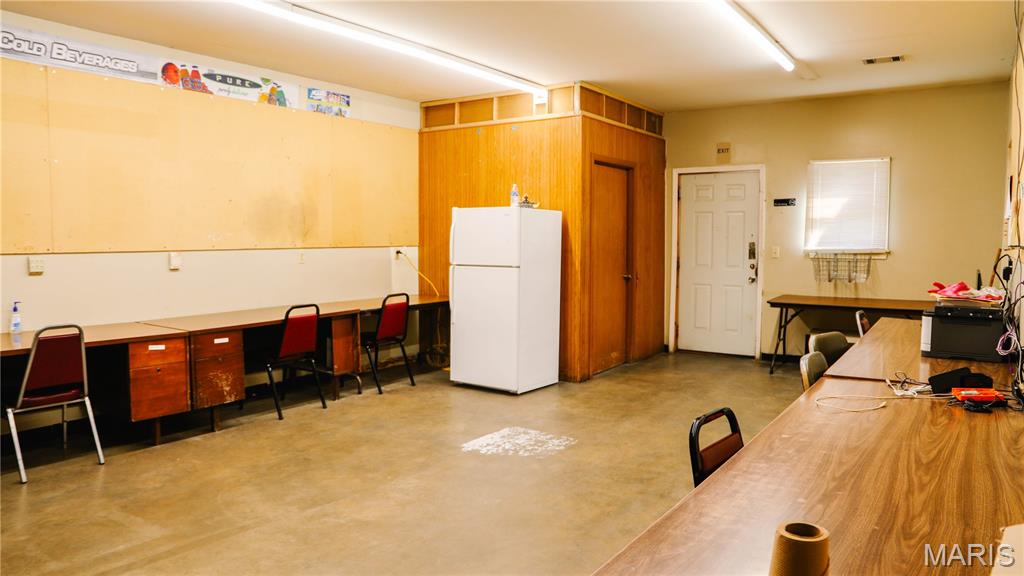 Wood River Cty & Tif - Commercial Sale