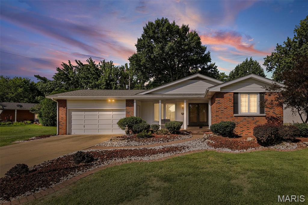 GREAT GODFREY FAMILY HOME. THIS 4 BEDROOM, 3 BATH HOME LOCATED IN DESIRABLE RIVER AIRE SUBDIVISION. THIS LONG TIME FAMILY HOME IS READY FOR NEW OWNERS. HAS ROOF 2019,   FURNACE 2021 AND CENTRAL AIR 2023. MASTER BEDROOM HAS PRIVATE BATH. MAIN LEVEL FAMILY ROOM OFF KITCHEN. GRANITE COUNTER TOPS AND  ALL  KITCHEN APPLIANCES INCLUDED WITH SALE. FINISHED LOWER LEVEL WITH BAR AREA AND PLENTY  OF RECREATION SPACE. HAS 2 CAR ATTACHED GARAGE.  WELL LANDSCAPPED YARD. THIS VALUE PRICED PROPERTY WILL BE SURE TO IMPRESS. HOME SOLD AS-IS CONDITION ONLY.
