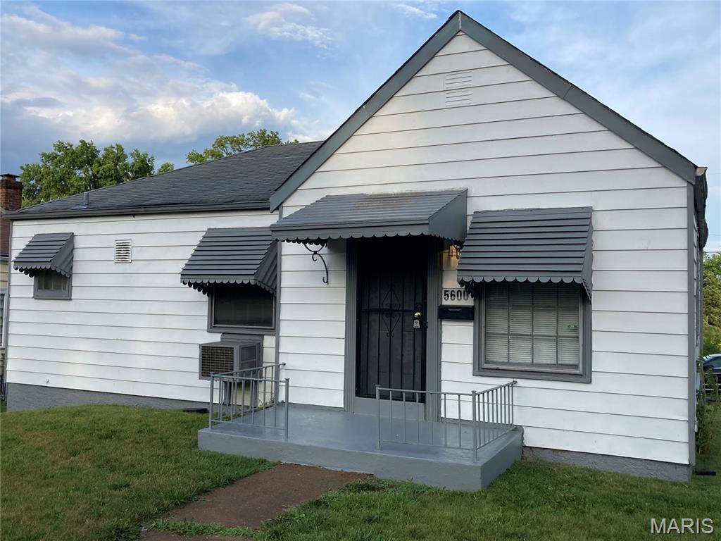 *** DO NOT DISTURB TENANT *** 
Section 8 rental currently collecting $1,635 monthly rent. 
Showing only with accepted contract. 
Property to be sold as-is. 
Agent-owned property.