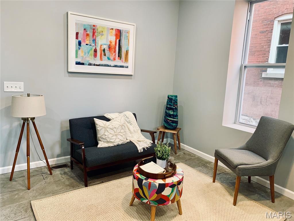 St Louis Commons Add - Residential Income