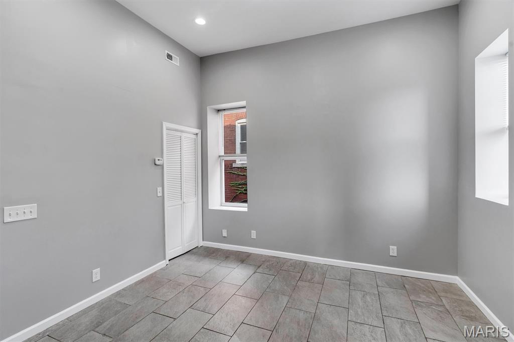 St Louis Commons Add - Residential Income