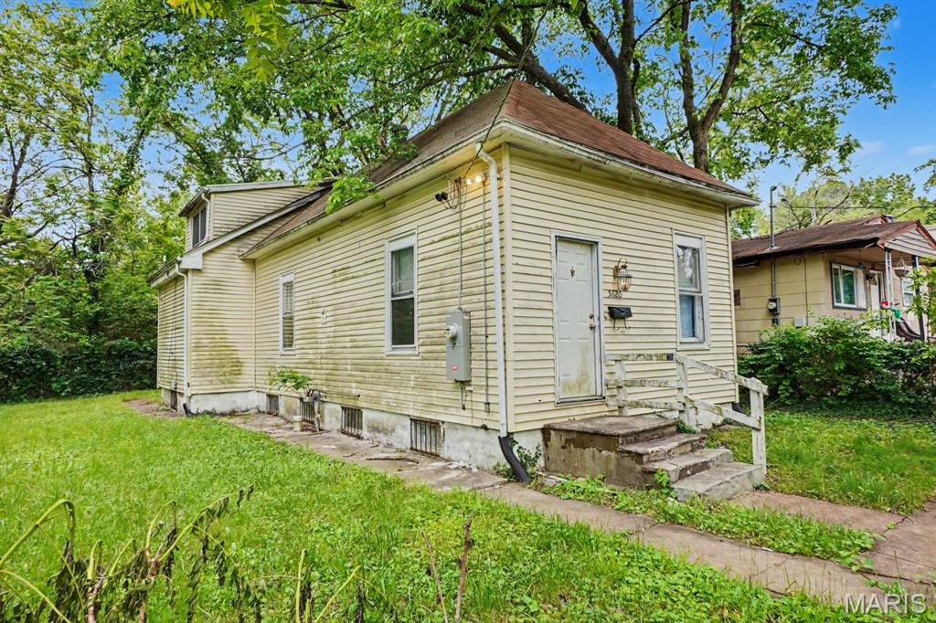 West Walnut Manor - Residential