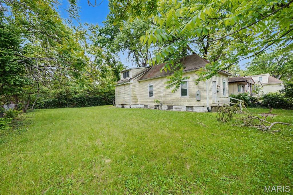 West Walnut Manor - Residential