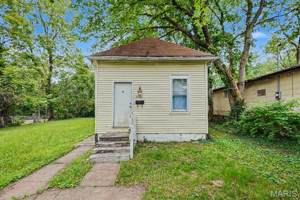 Attention Investors: Great Fix & Rent/Flip Opportunity in 63136!