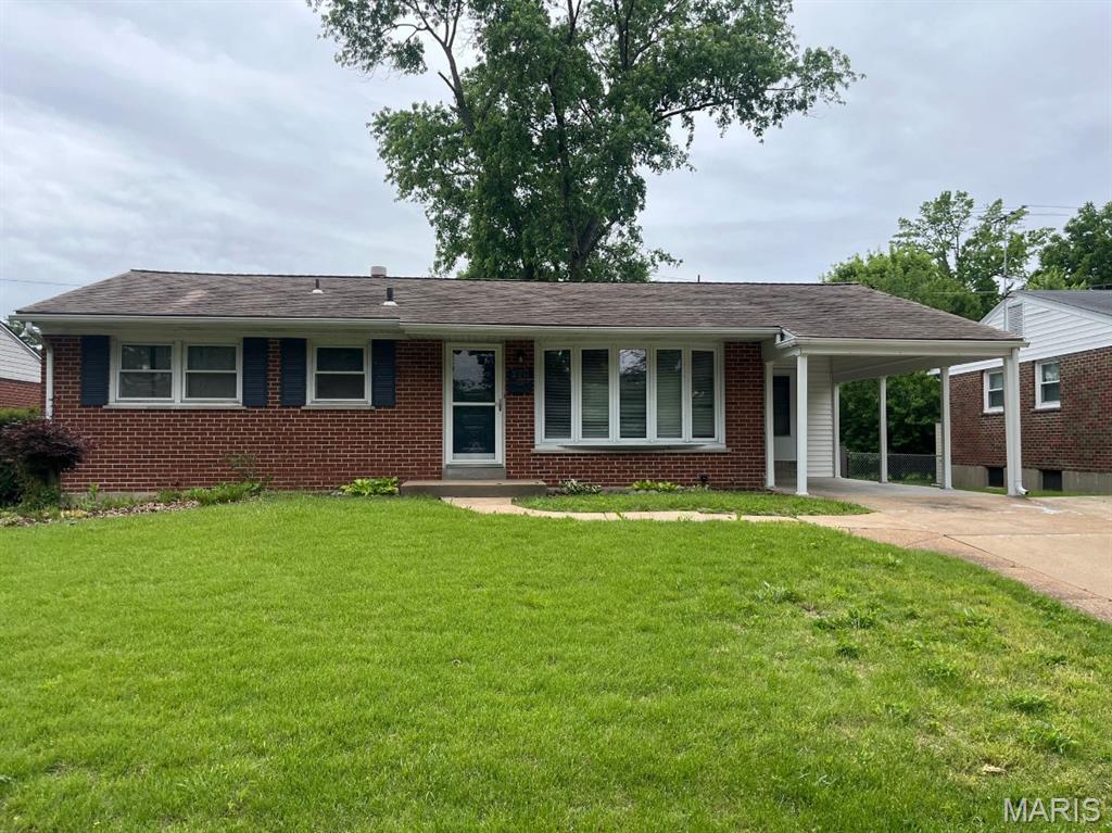 3 bed 2 bath home ready for a new owner!  This home features a very nicely sized back yard, covered parking and a very well taken care of street!