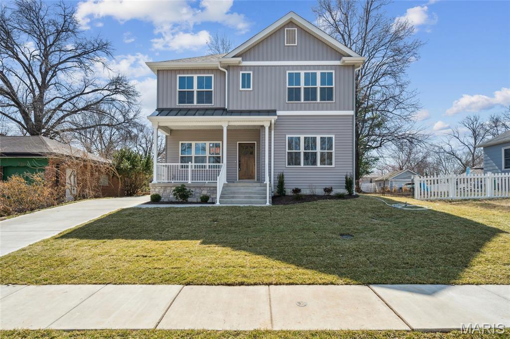 This classic 5 bed/3.5 bath home blends the timeless charm of Webster Groves with the ease of modern living. The open-concept layout features
formal living and dining rooms plus a spacious kitchen, breakfast area, and family room?perfect for entertaining. The chef?s kitchen includes
stainless steel appliances, quartz counters, custom cabinetry, center island, and a butler?s pantry. Upstairs, the large primary suite offers a
coffered ceiling, two custom walk-in closets, and a luxurious bath with double vanities, soaking tub, and separate shower. Three additional
bedrooms and a full bath complete the upper level. The finished lower level adds a fifth bedroom, full bath, and a generous rec room. Outside,
enjoy a covered patio and a heated, insulated 3-car garage. Thoughtful builder upgrades throughout make this home a standout. A must-see!