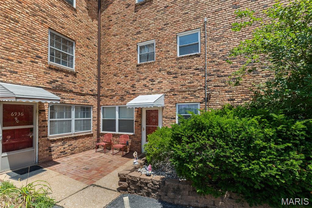 Colonial Woods Condo - Residential