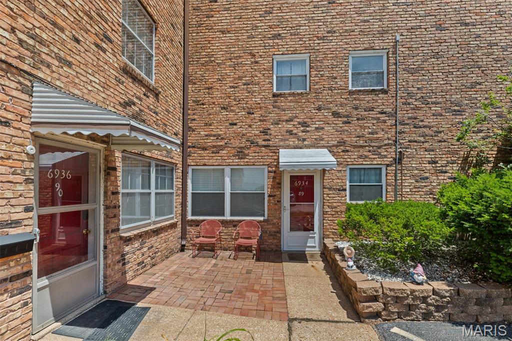 Colonial Woods Condo - Residential