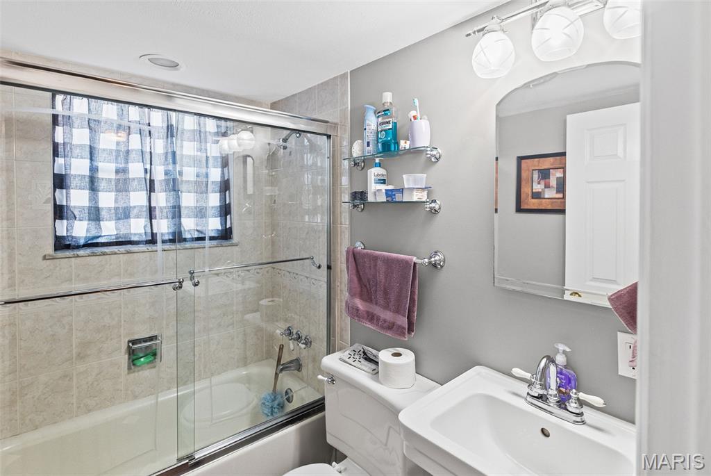 Colonial Woods Condo - Residential
