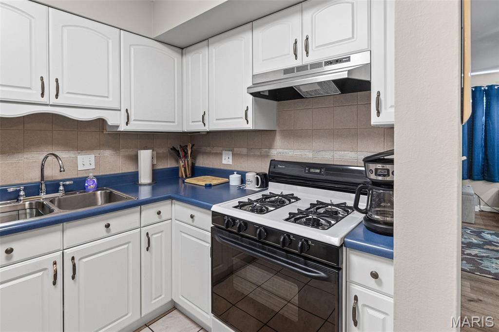Colonial Woods Condo - Residential
