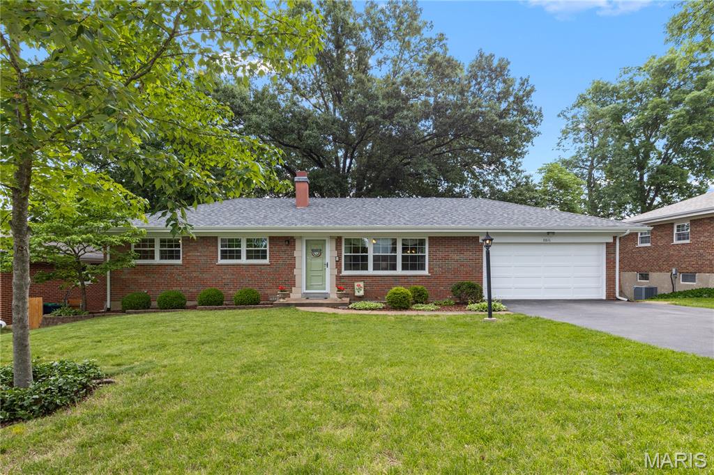 Spacious brick ranch in desirable Crestwood