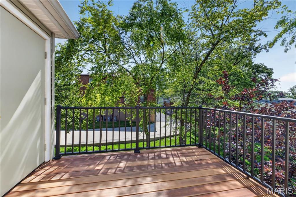 Brentwood Forest Condo Ph Eight - Residential