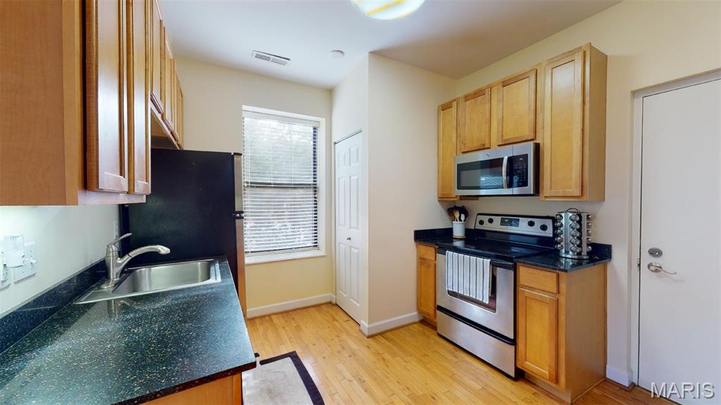 Waterman 04 Condo - Residential