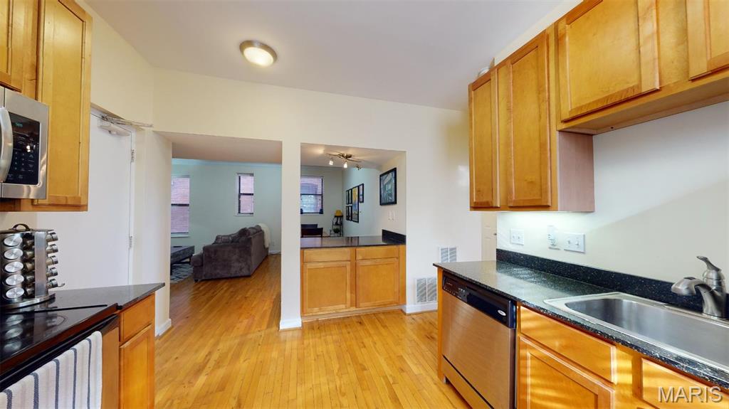 Waterman 04 Condo - Residential