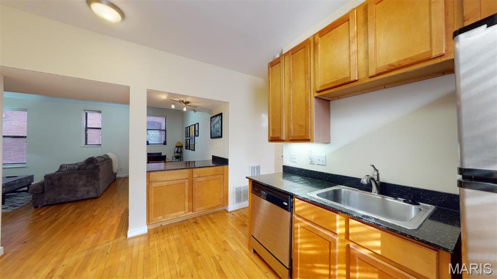 Waterman 04 Condo - Residential
