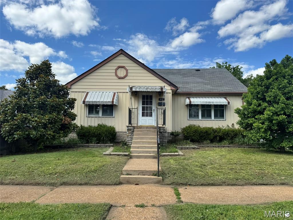 Affordable entry into one of St. Louis's most beloved south city neighborhoods. This 2-bed, 1-bath home offers 1,130 square feet of solid bones and serious upside — ideal for the hands-on buyer ready to build instant equity.
The layout delivers where it counts: a generous kitchen, a classic south city bath, and the flexibility of main-floor laundry with basement hookup capability as well. Plantation shutters throughout add a touch of character today and resale appeal down the road. The partially finished upper attic creates natural expansion potential, while the unfinished basement offers even more room to grow. Out back, a large yard and oversized 2-car detached garage round out a property that's hard to beat at this price point in this zip code. The foundation is here. The vision is yours. Don't sleep on it.